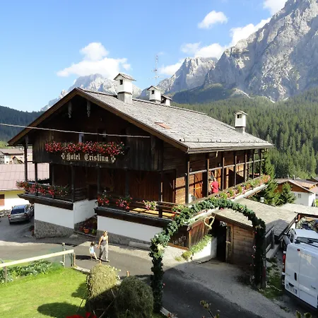 Cristina Отель 3*